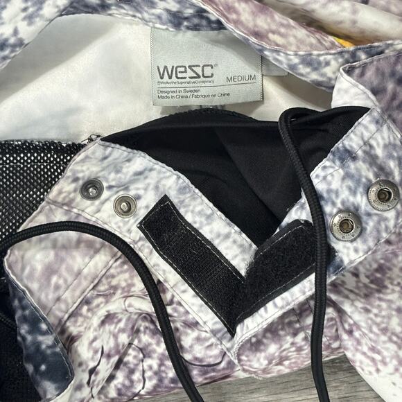 WESC We Are The Superlative Conspiracy Aaron Board Shorts Mens M Skater Sk8 7" - Picture 7 of 12